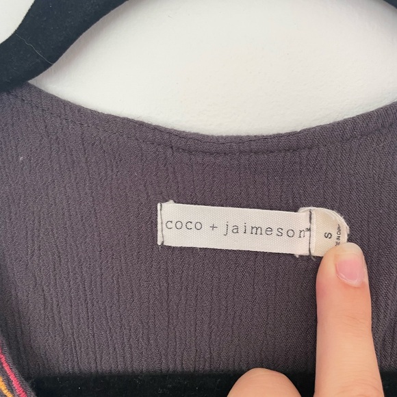 Coco+ Jamieson Womens Small Gray Bohemian  Style Embroidered Detailed Top - Picture 3 of 6